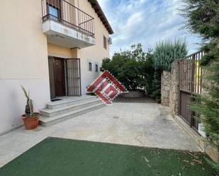 Vista exterior de Casa o xalet en venda en Trujillo amb Aire condicionat, Calefacció i Jardí privat