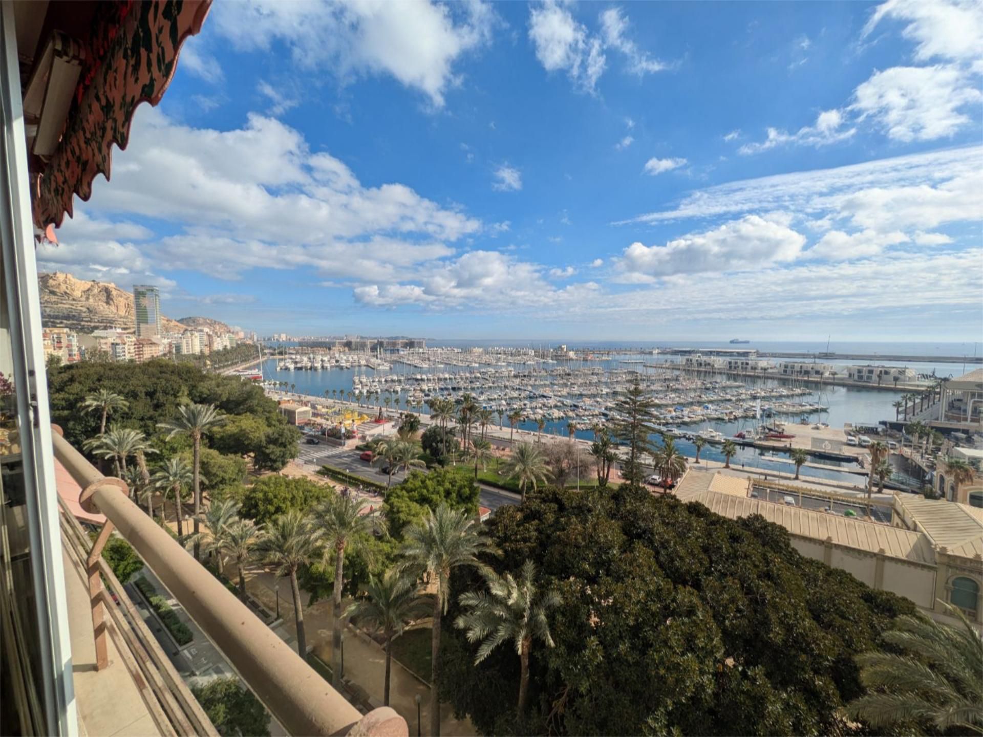Vista exterior de Pis en venda en Alicante / Alacant amb Aire condicionat