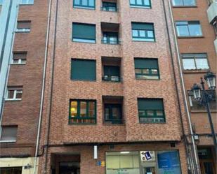 Vista exterior de Apartament en venda en Oviedo  amb Calefacció