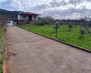 Finca rústica en venda en Alcuéscar amb Jardí privat, Terrassa i Traster