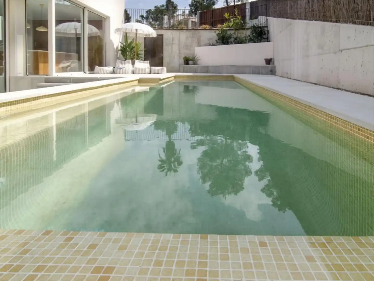 Houses for sale in Carrer Llobregat, 5, Mas Alba Swimming pool of Houses for sale in Sant Pere de Ribes with Air Conditioner, Heating and Private garden
