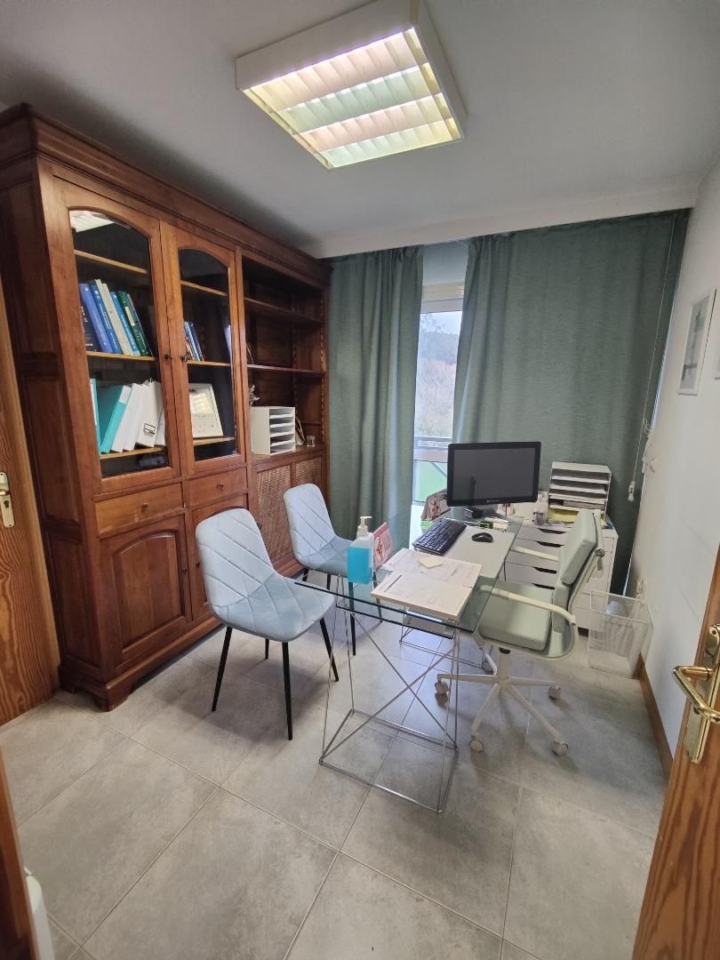 Office to rent in Santiago de Compostela 
