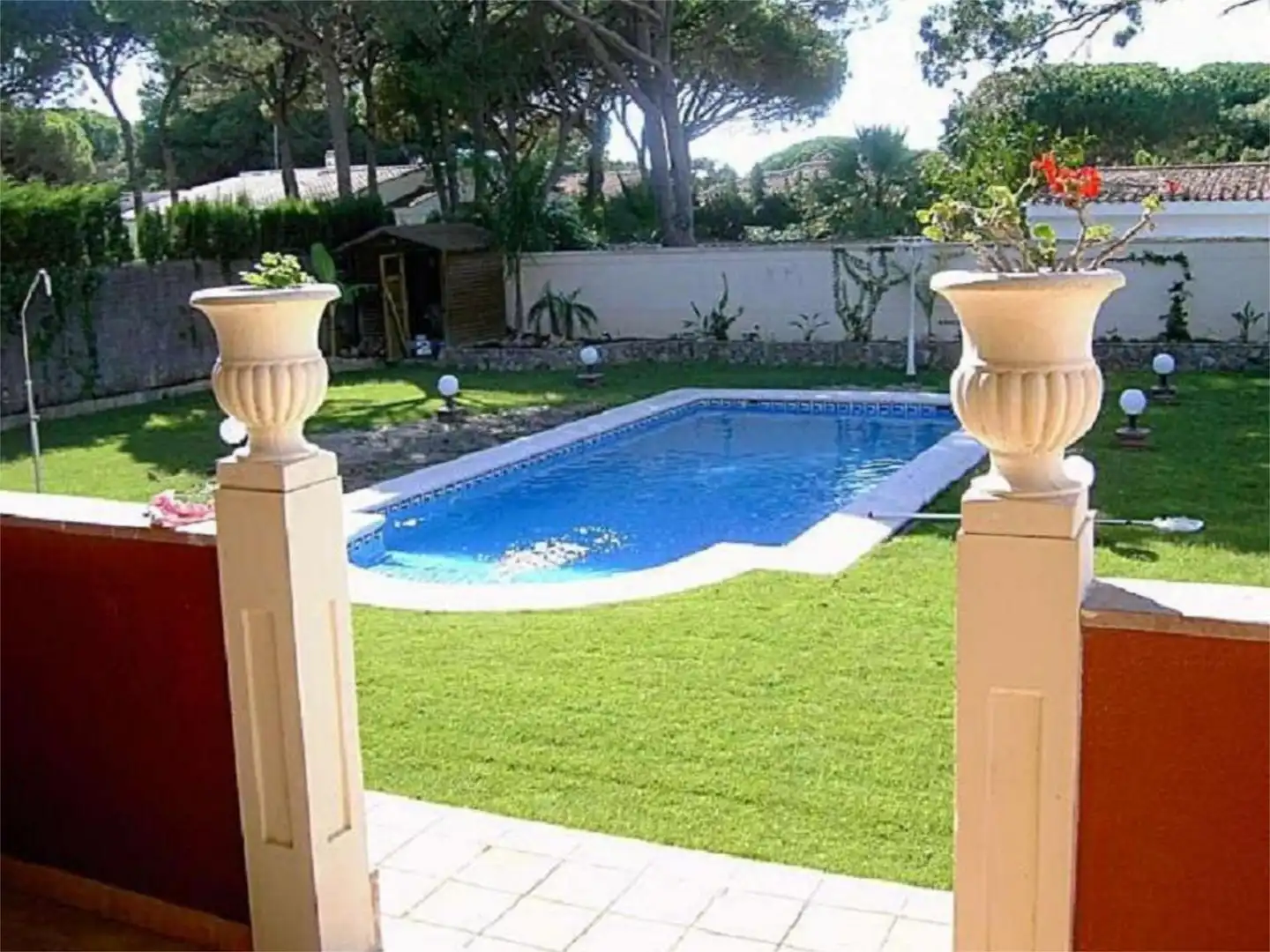 Piscina de Casa o chalet de alquiler en Chiclana de la Frontera con Aire acondicionado, Jardín privado y Terraza