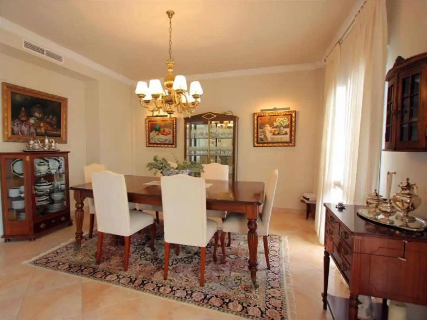 Comedor de Casa o chalet de alquiler en Chiclana de la Frontera con Aire acondicionado, Jardín privado y Terraza