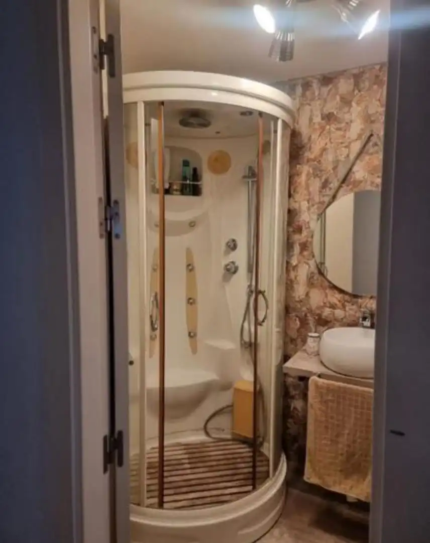 Flat for rent in Avenida de Triana, 30, Casariche Bathroom of Flat for rent in Casariche with Furnished, Oven and Washing machine