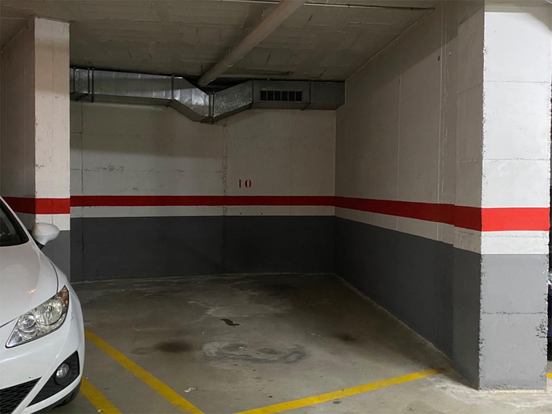 Parking of Garage for sale in Vic