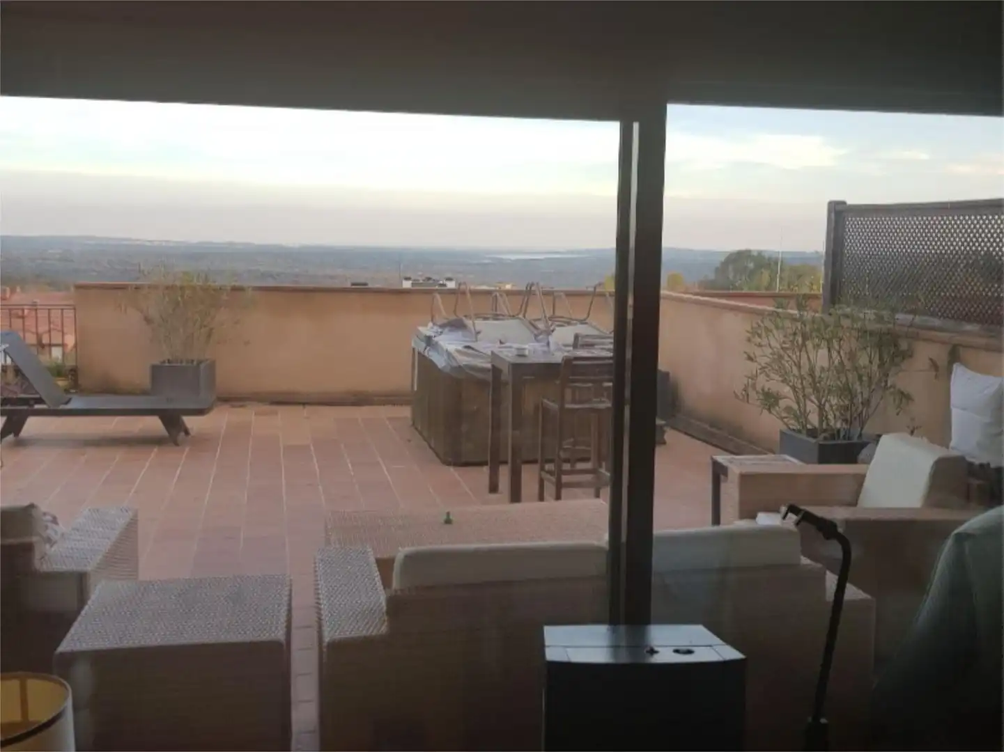 Room in Calle Francisco de Mora, 61, Zaburdón - Monte Escorial Terrace of Flat for share in San Lorenzo de El Escorial with Private garden, Parquet flooring and Terrace