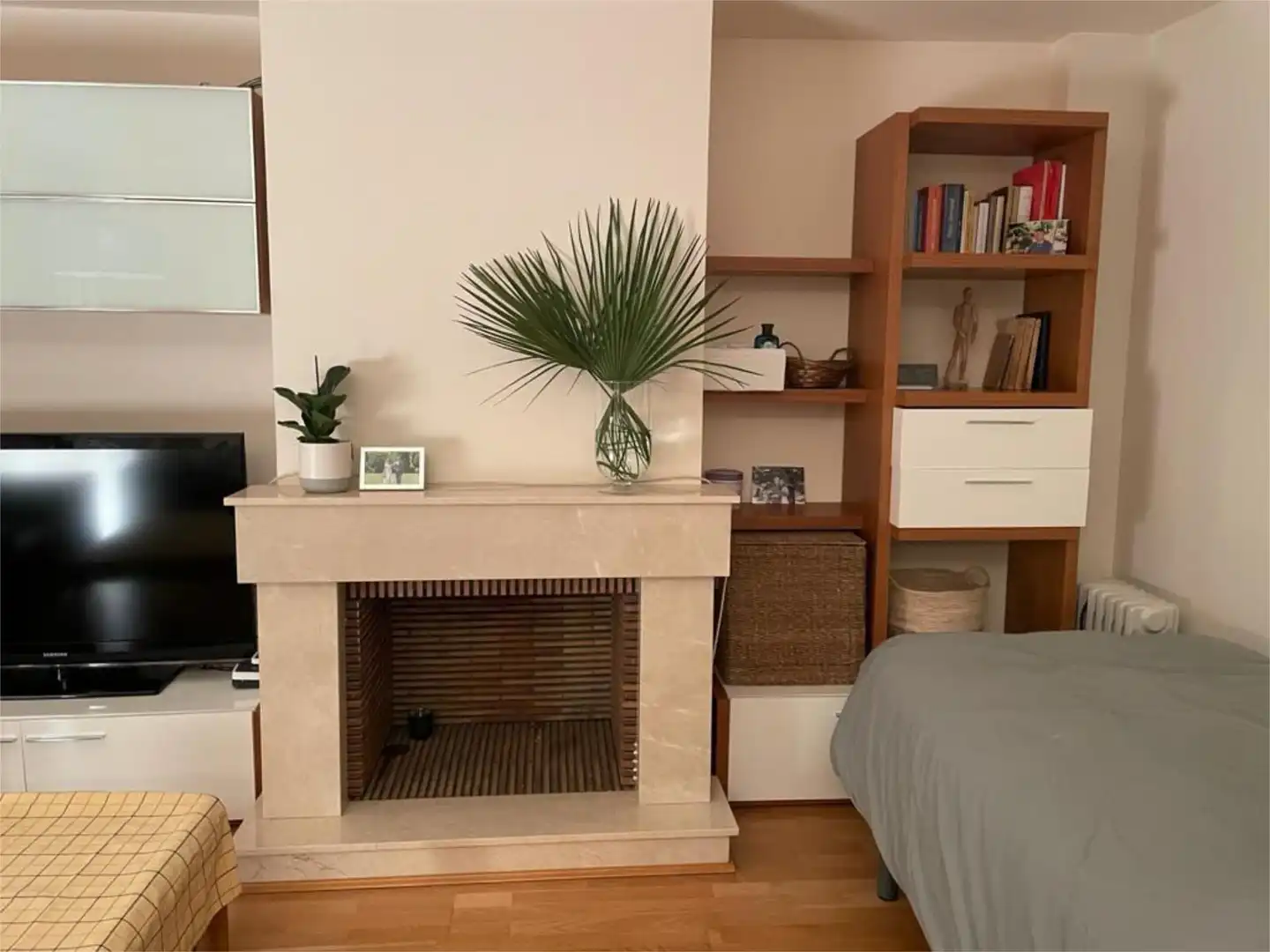 Room in Calle Francisco de Mora, 61, Zaburdón - Monte Escorial Living room of Flat for share in San Lorenzo de El Escorial with Private garden, Parquet flooring and Terrace