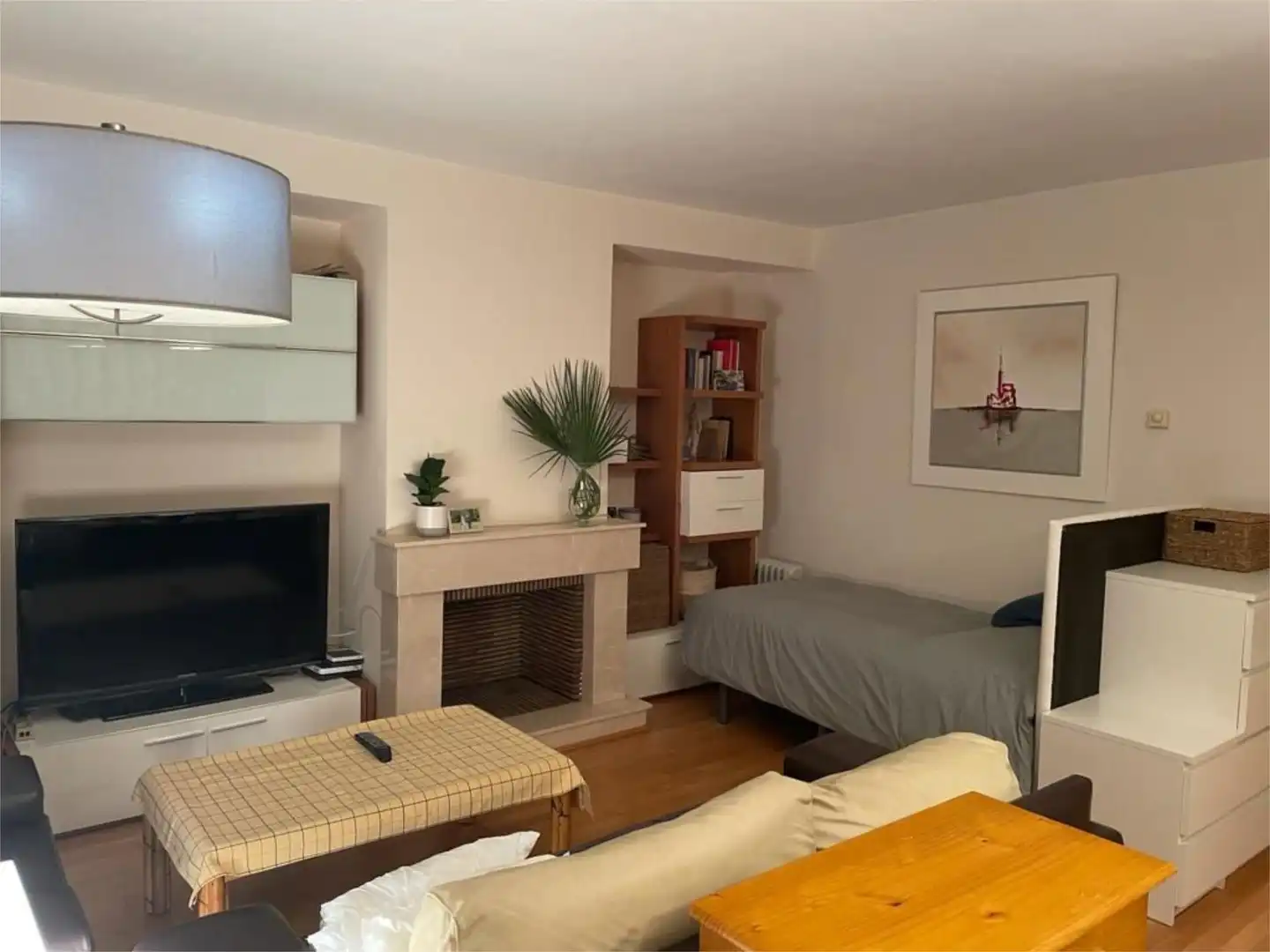 Room in Calle Francisco de Mora, 61, Zaburdón - Monte Escorial Living room of Flat for share in San Lorenzo de El Escorial with Private garden, Parquet flooring and Terrace