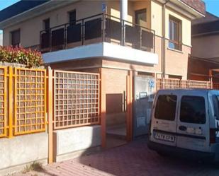Vista exterior de Pis en venda en Burgos Capital amb Aire condicionat, Terrassa i Balcó