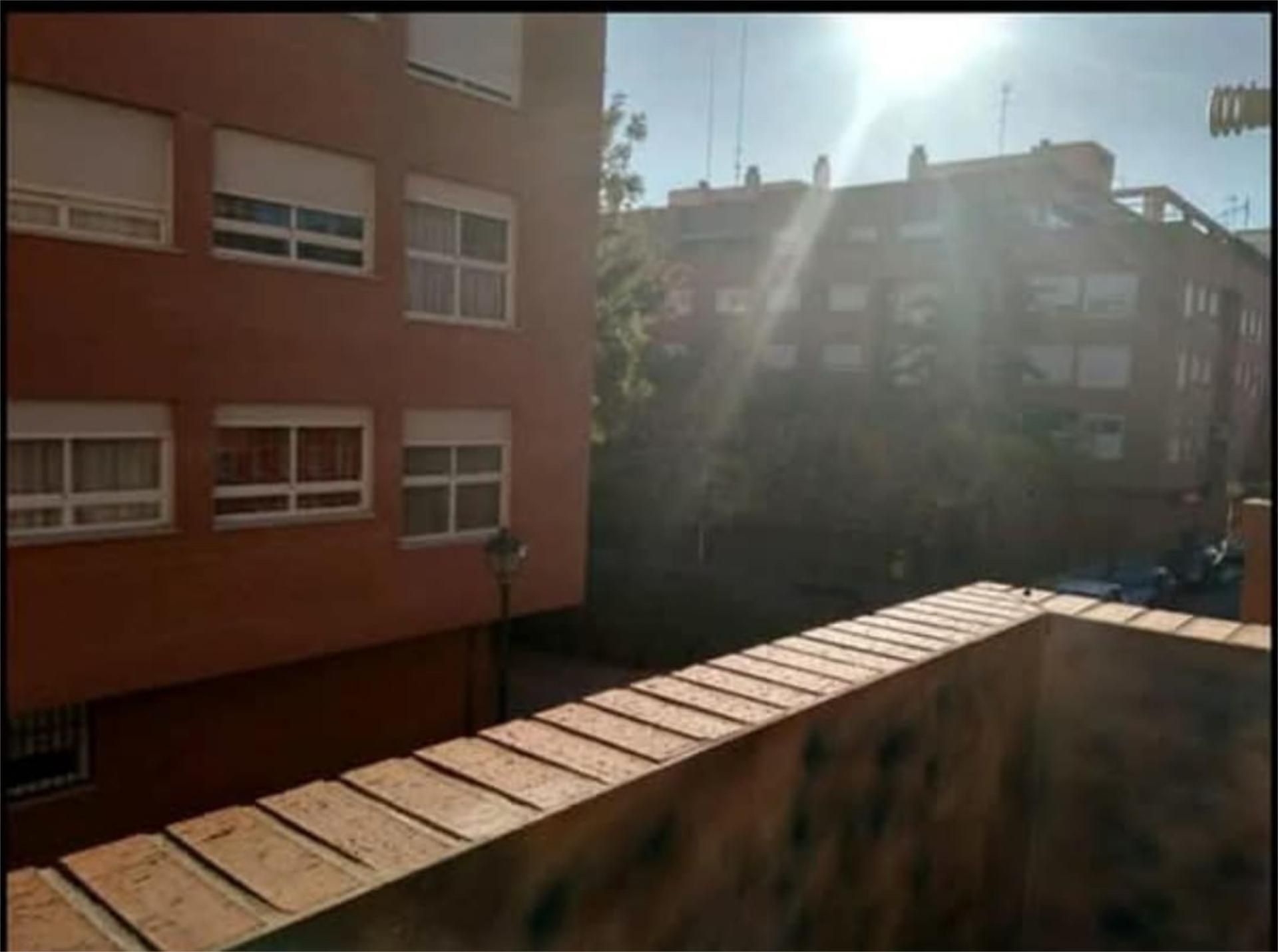 Vista exterior de Pis de lloguer en  Valencia Capital amb Aire condicionat, Parquet i Aparcament comunitari