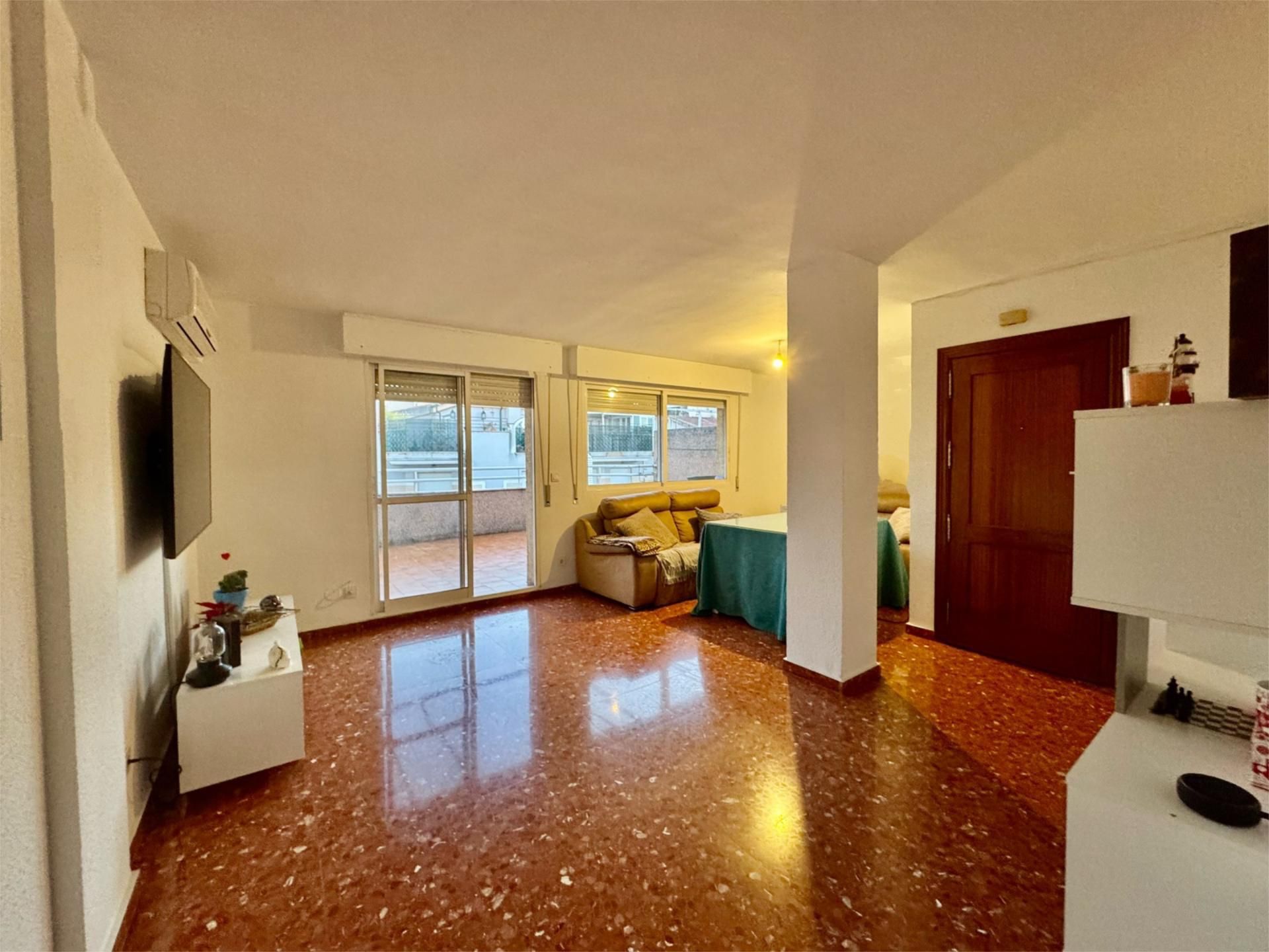 Sala d'estar de Àtic en venda en Martos amb Aire condicionat i Terrassa