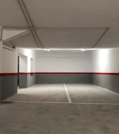 Foto 2 de Garaje de alquiler en Calle Beato de Liébana, 6, Numancia - San Fernando, Santander