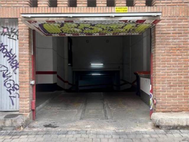 Garaje en Alquiler en Calle de San Nazario, 1 en Prosperidad