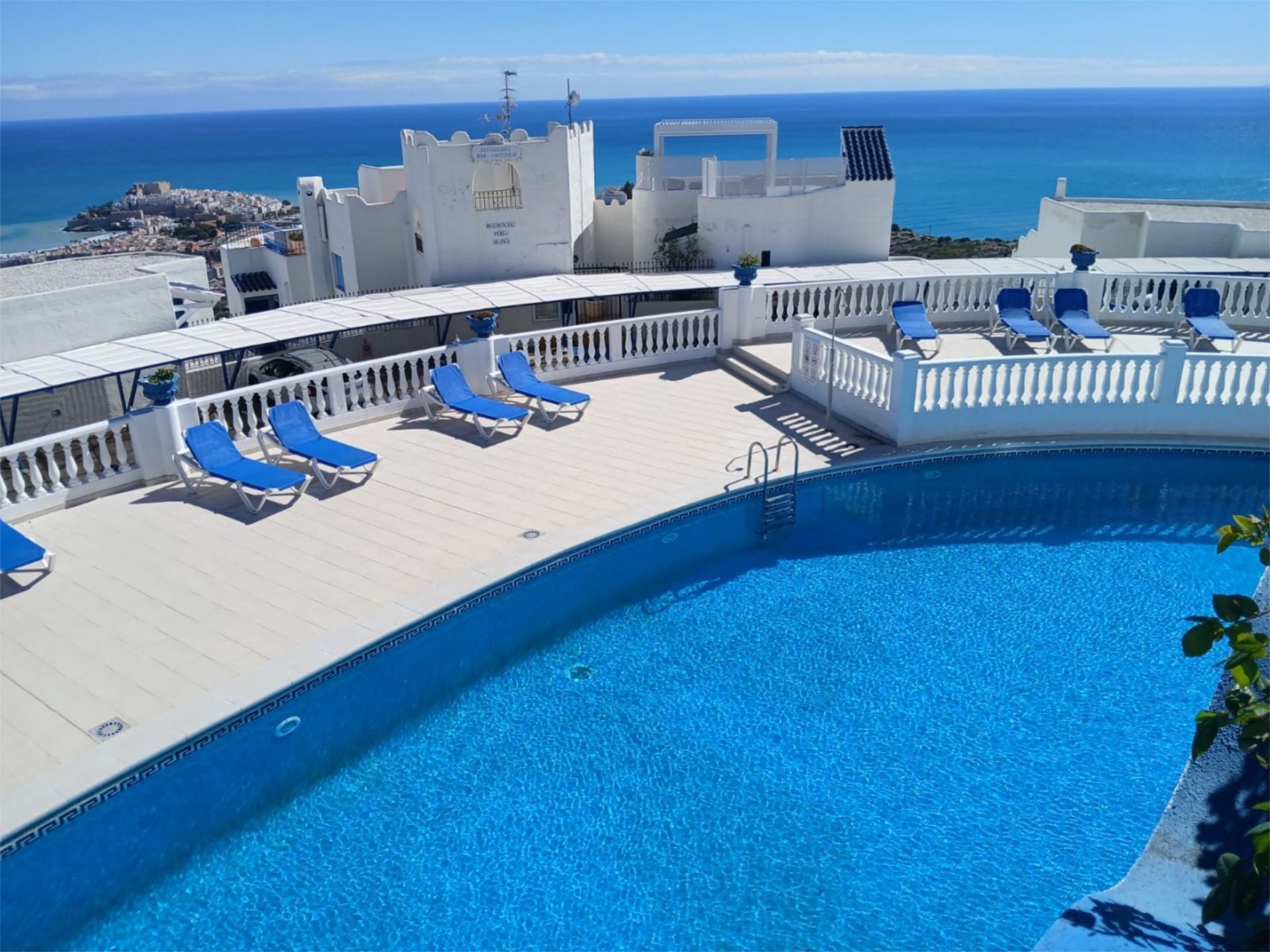 Piscina de Apartament en venda en Peñíscola / Peníscola amb Terrassa, Piscina i Balcó