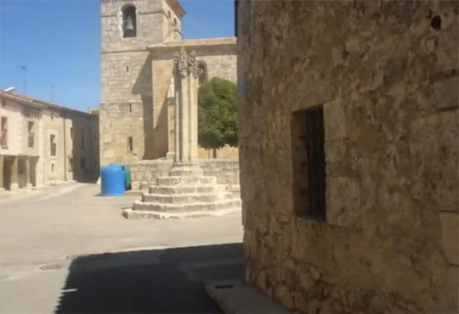 Außenansicht von Einfamilien-Reihenhaus zum Verkauf in Santibáñez de Esgueva