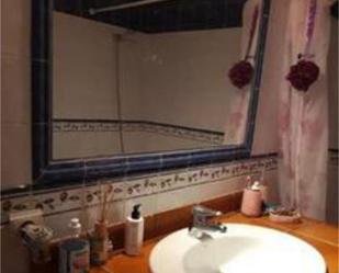 Bathroom of House or chalet for sale in Castellar de la Frontera  with Terrace and Furnished