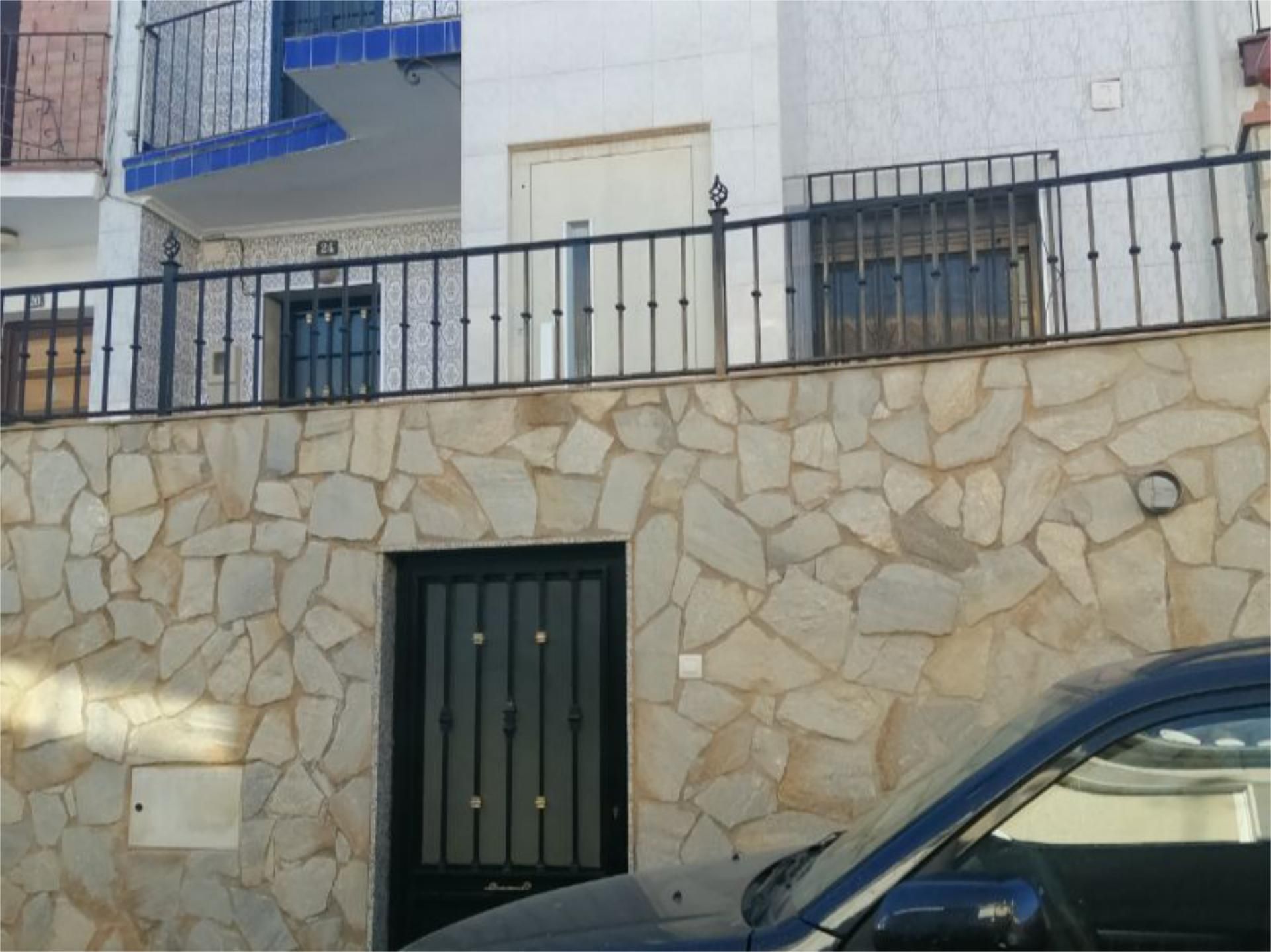 Exterior view of Single-family semi-detached for sale in Guadix  with Terrace and Balcony