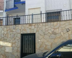 Exterior view of Single-family semi-detached for sale in Guadix  with Terrace and Balcony