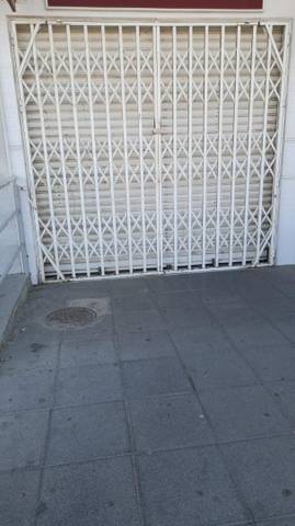 Local comercial en Venta en Calle Celia Viñas, 8 en Ciudad Jardín - Tagarete - El Zapillo