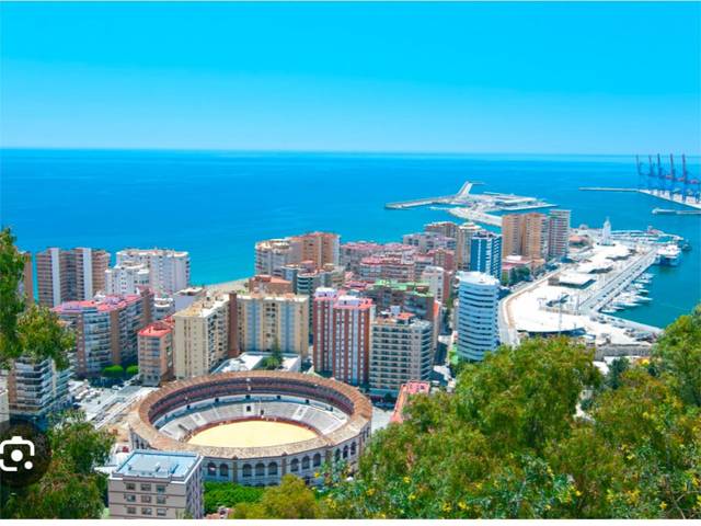 Piso en Venta en Calle Héroe de Sostoa, 85 en Parque Ayala - Jardín de la Abadía - Huelín