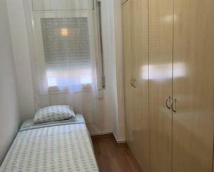 Bedroom of Flat to share in Terrassa  with Parquet flooring, Furnished and Oven