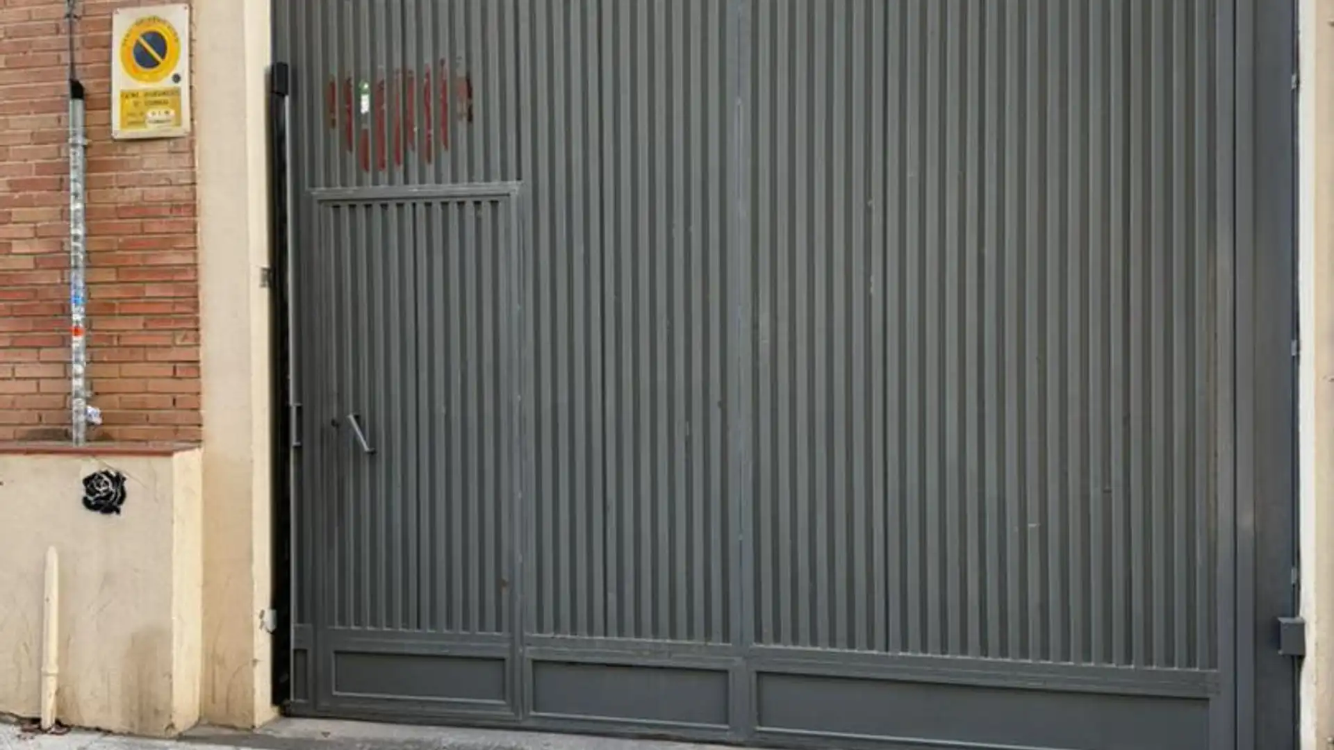 Vista exterior de Garaje en venta en  Granada Capital