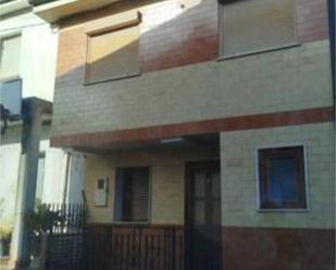 Vista exterior de Casa o xalet en venda en Oviedo  amb Terrassa, Traster i Moblat