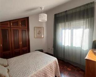 Dormitori de Apartament de lloguer en Poio amb Calefacció i Traster