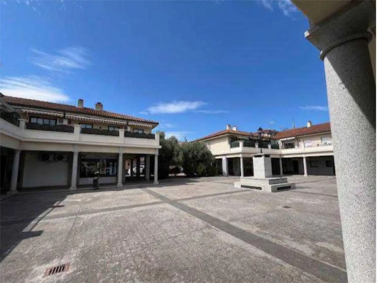 Pis en venda a Plaza de Oriente, 2, Brunete Vista exterior de Pis en venda en Brunete amb Aire condicionat i Terrassa