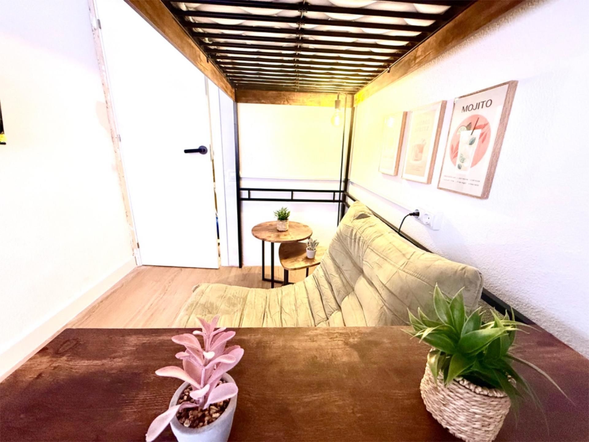 Balcony of Flat to share in Orihuela  with Air Conditioner, Parquet flooring and Furnished