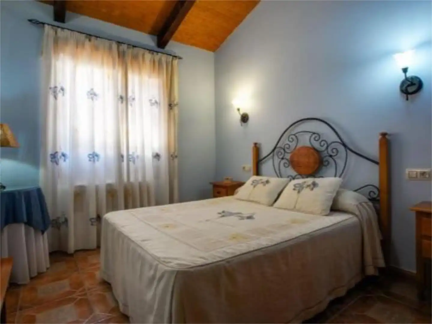 Dormitori de Casa o xalet en venda en Navaconcejo amb Aire condicionat i Piscina