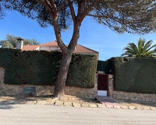 Vista exterior de Casa o xalet de lloguer en Villaviciosa de Odón amb Aire condicionat, Terrassa i Piscina