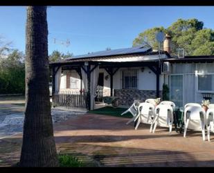 Jardí de Casa o xalet en venda en Carmona amb Aire condicionat i Piscina