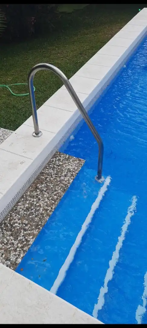 Piscina de Casa o chalet en venta en Carmona con Aire acondicionado, Calefacción y Jardín privado