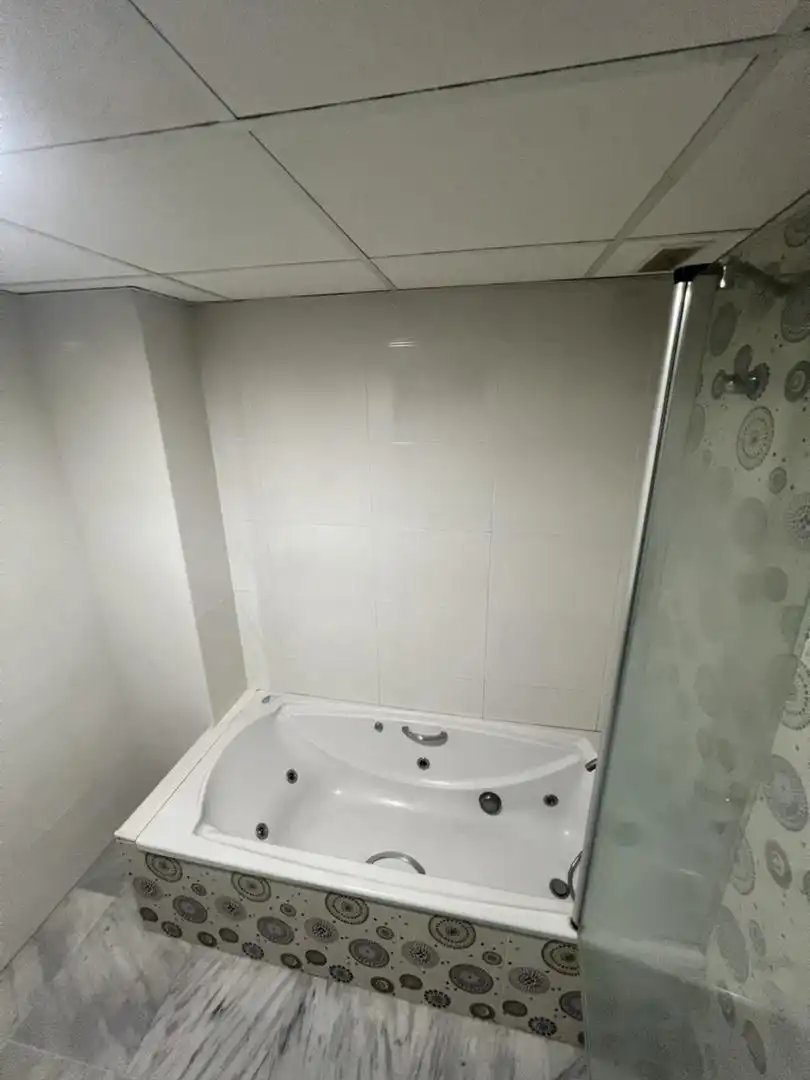 Bany de Pis en venda en Córdoba amb Aire condicionat, Calefacció i Terrassa
