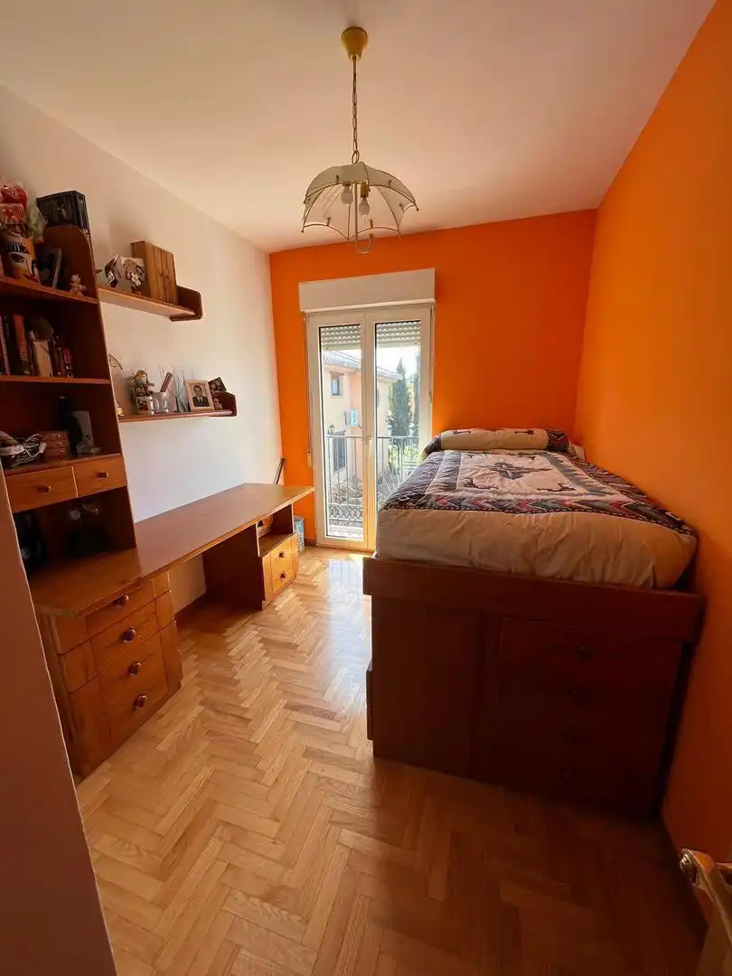 Casa o chalet en venta en Calle Jardín, 20a, Residencial Triana - Barrio Alto Habitación de Casa o chalet en venta en Las Gabias con Aire acondicionado, Terraza y Piscina