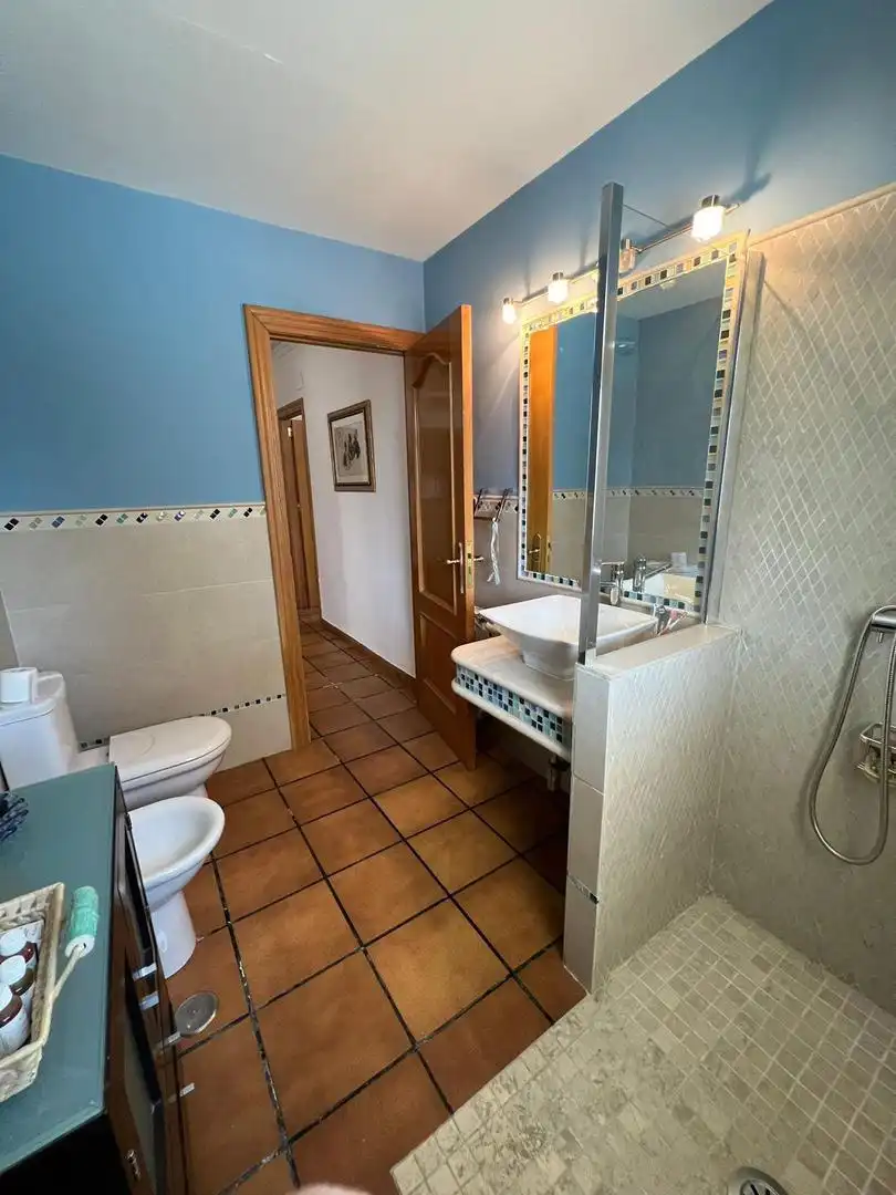 Casa o chalet en venta en Calle Jardín, 20a, Residencial Triana - Barrio Alto Baño de Casa o chalet en venta en Las Gabias con Aire acondicionado, Terraza y Piscina