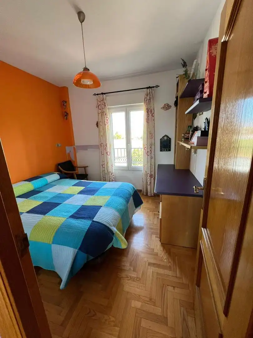 Casa o chalet en venta en Calle Jardín, 20a, Residencial Triana - Barrio Alto Habitación de Casa o chalet en venta en Las Gabias con Aire acondicionado, Terraza y Piscina