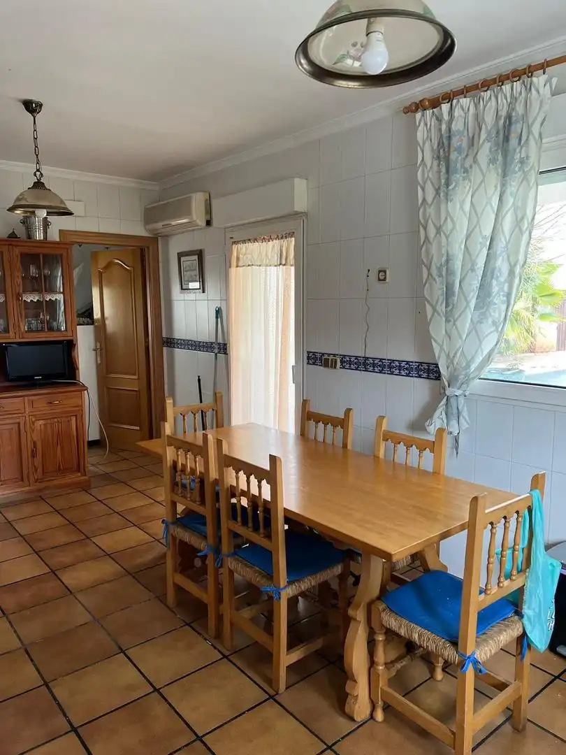 Casa o chalet en venta en Calle Jardín, 20a, Residencial Triana - Barrio Alto Comedor de Casa o chalet en venta en Las Gabias con Aire acondicionado, Terraza y Piscina