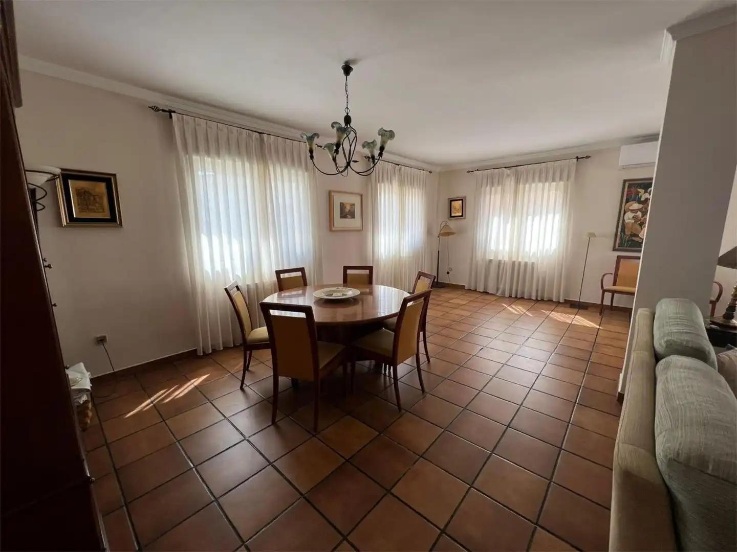 Casa o chalet en venta en Calle Jardín, 20a, Residencial Triana - Barrio Alto Comedor de Casa o chalet en venta en Las Gabias con Aire acondicionado, Terraza y Piscina