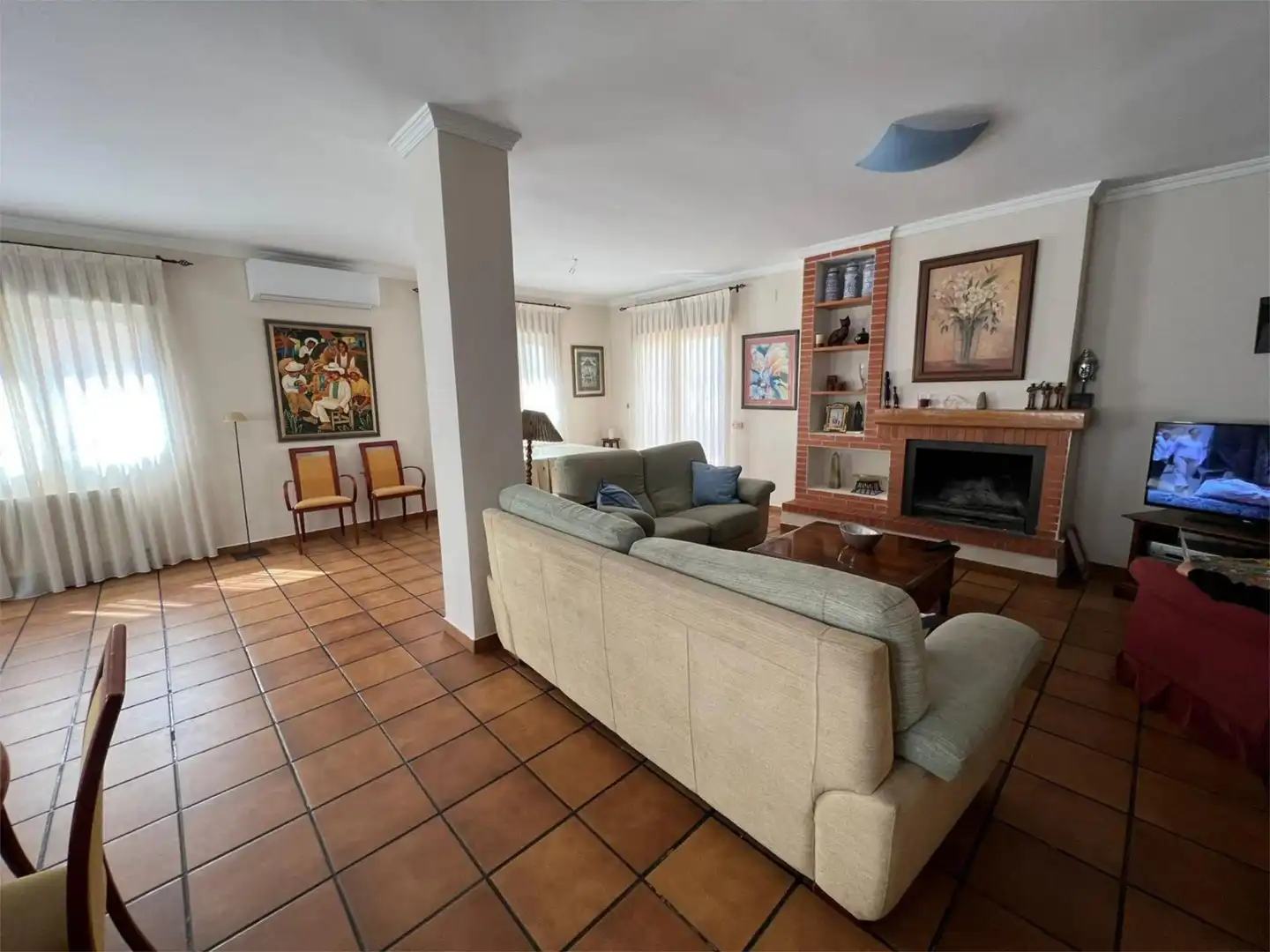 Casa o chalet en venta en Calle Jardín, 20a, Residencial Triana - Barrio Alto Sala de estar de Casa o chalet en venta en Las Gabias con Aire acondicionado, Terraza y Piscina