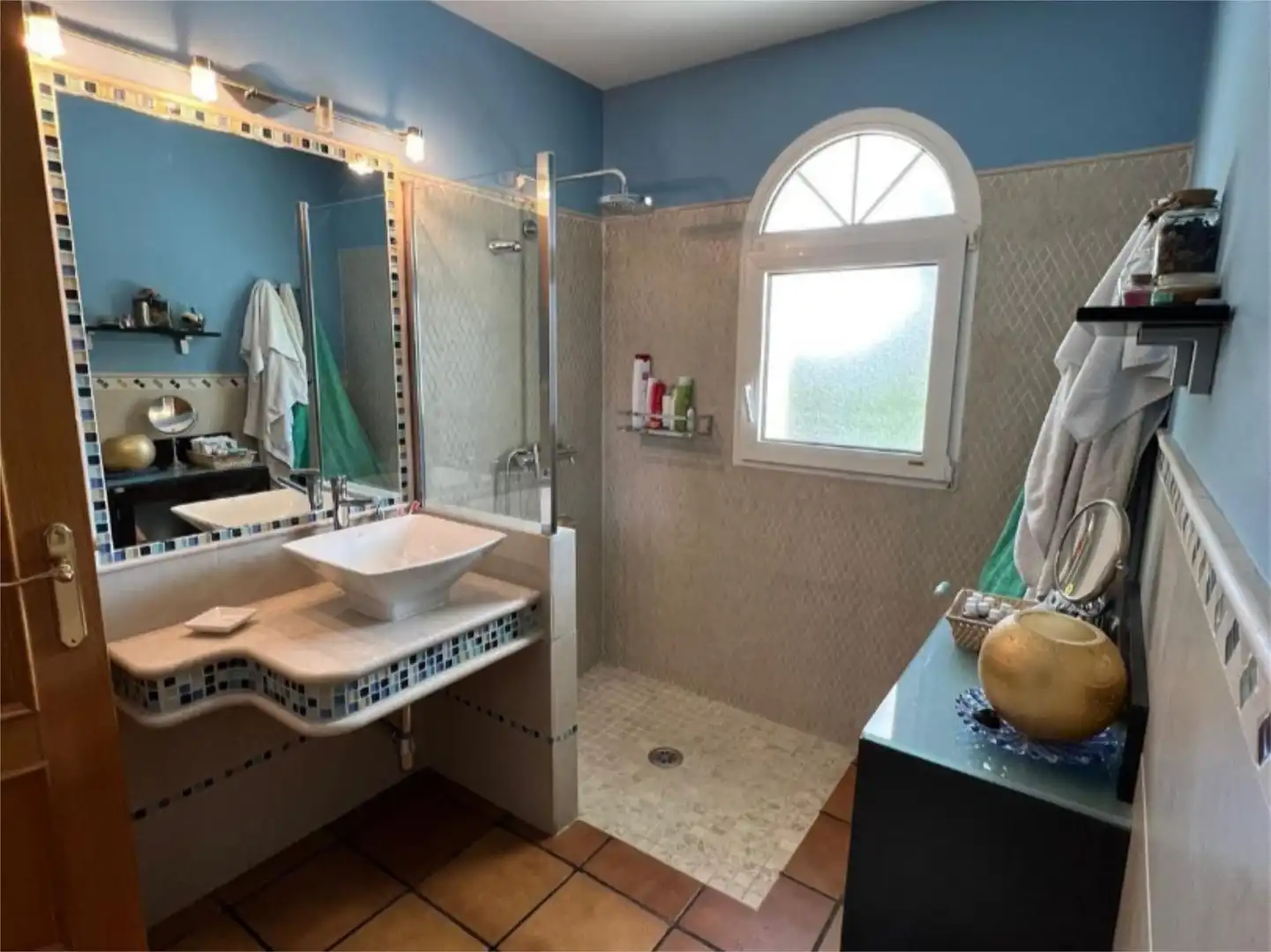 Casa o chalet en venta en Calle Jardín, 20a, Residencial Triana - Barrio Alto Baño de Casa o chalet en venta en Las Gabias con Aire acondicionado, Terraza y Piscina