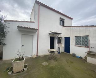 Vista exterior de Casa adosada en venda en Vencillón amb Calefacció, Jardí privat i Terrassa