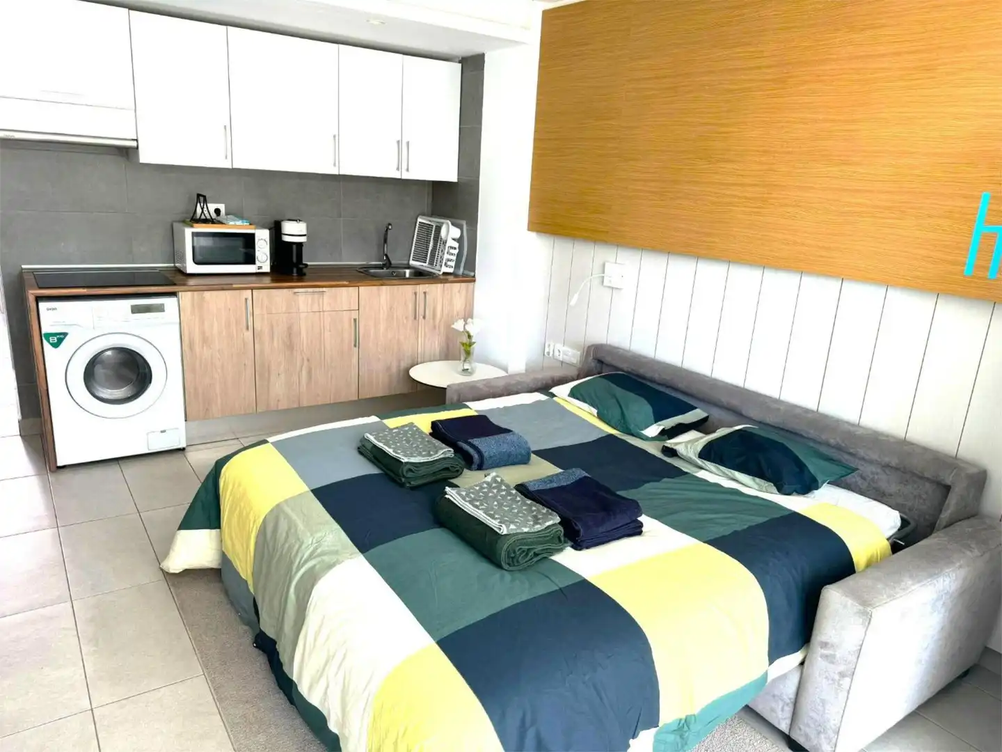 Flat for rent in Calle San Cristóbal de la Laguna, 7, Playa del Inglés Bedroom of Flat for rent in San Bartolomé de Tirajana with Air Conditioner, Heating and Private garden