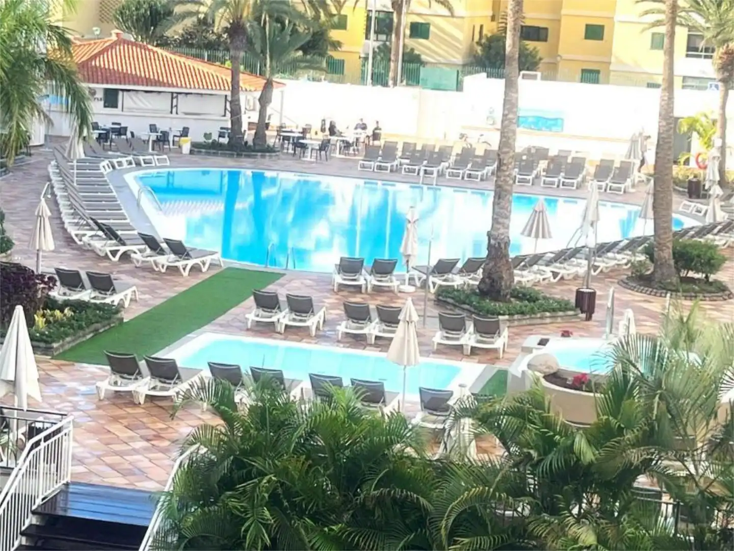 Flat for rent in Calle San Cristóbal de la Laguna, 7, Playa del Inglés Swimming pool of Flat for rent in San Bartolomé de Tirajana with Air Conditioner, Heating and Private garden