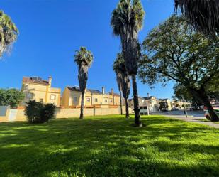 Vista exterior de Casa adosada de lloguer en Jerez de la Frontera amb Jardí privat, Piscina i Moblat