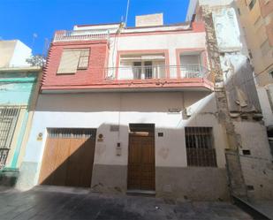 Exterior view of Single-family semi-detached for sale in  Almería Capital  with Terrace and Balcony