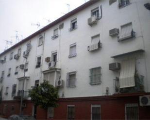 Exterior view of Flat for sale in  Sevilla Capital  with Furnished