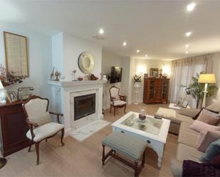 Living room of Flat for sale in  Granada Capital  with Heating, Parquet flooring and Terrace